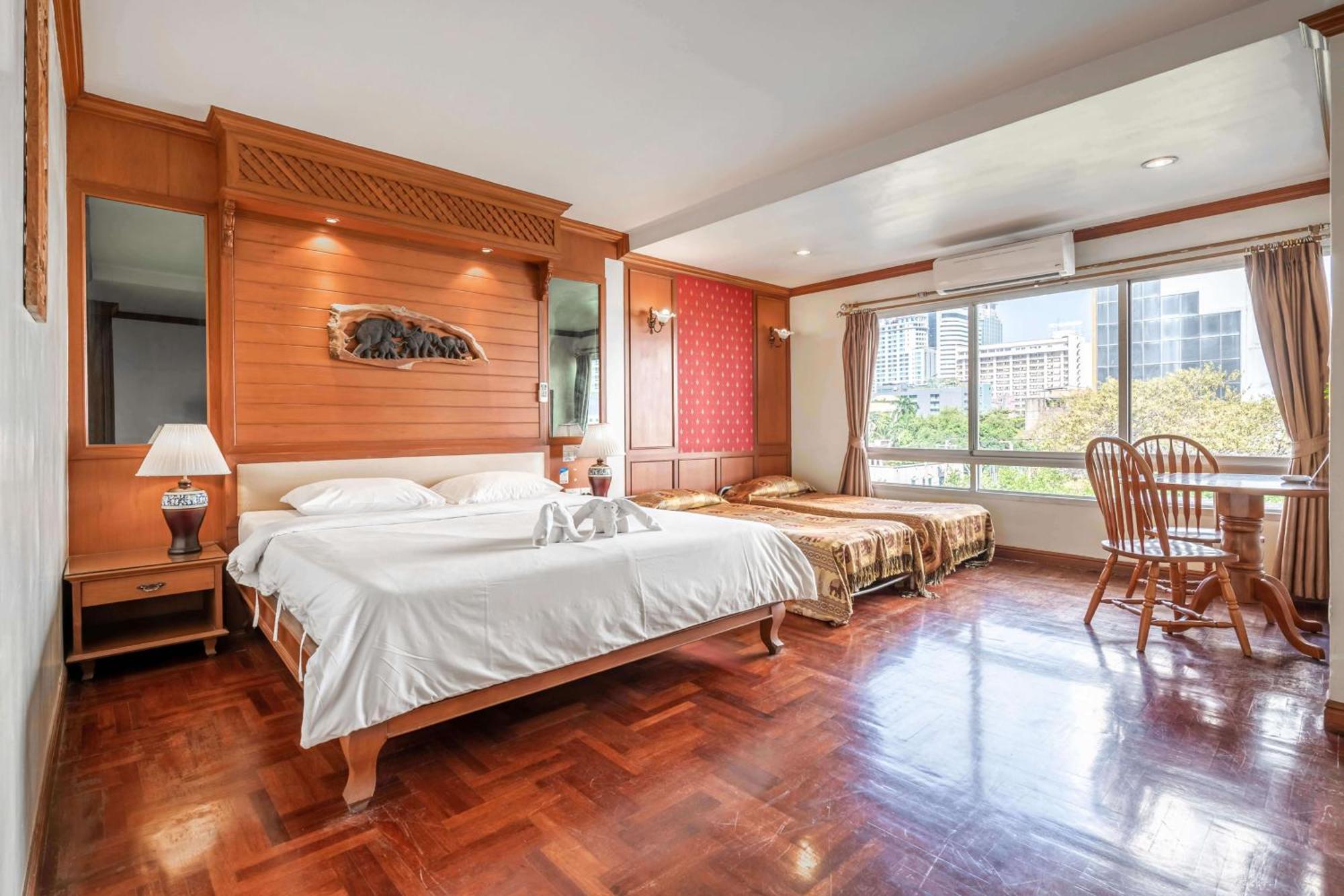 Studio Suite By Royal Ivory Nana Бангкок Экстерьер фото